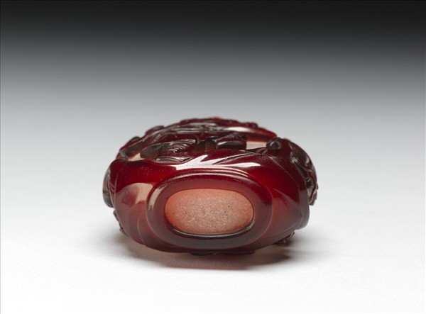 霏雪地套紅玻璃鍾馗鼻煙壺