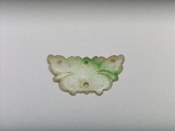 翠玉荷花形挑牌