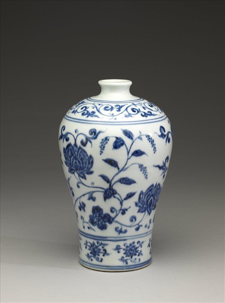 青花蓮花紋梅瓶