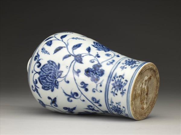 青花蓮花紋梅瓶