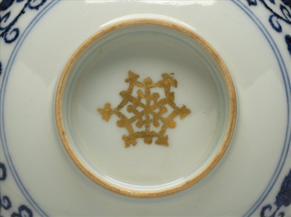 青花蓮塘紋金彩碗