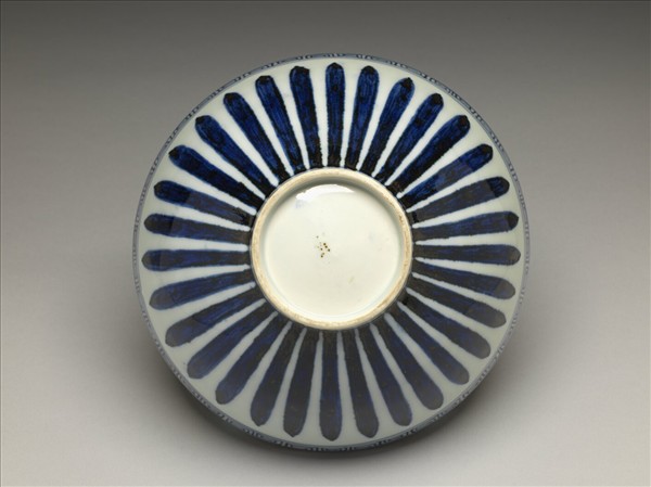 青花蓮瓣四季花卉紋蓮子碗