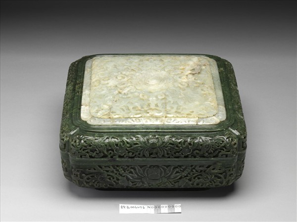 玉番蓮紋盒