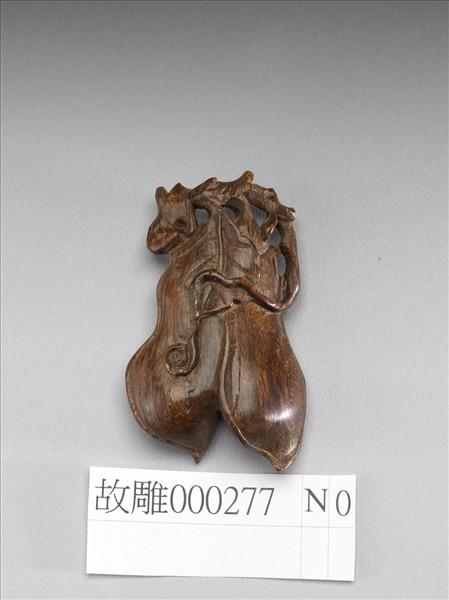 沉香木雕雙扁豆