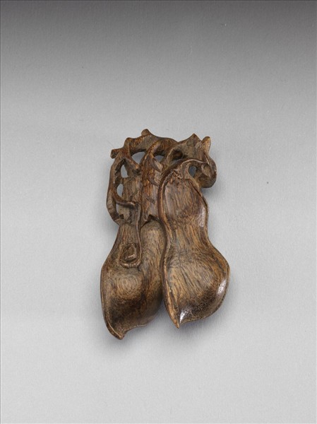 沉香木雕雙扁豆