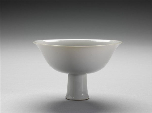 甜白半脫胎鳳凰紋高足碗