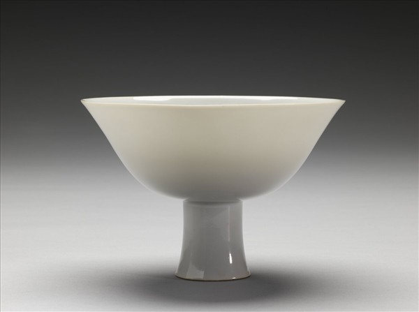 青白瓷螺紋高足碗