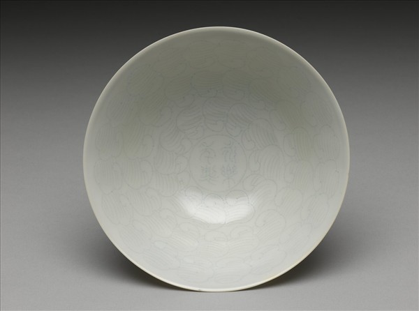 青白瓷螺紋高足碗