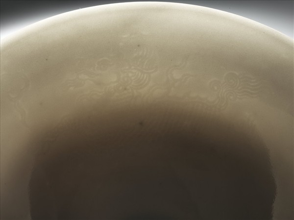 甜白半脫胎鳳凰紋高足碗