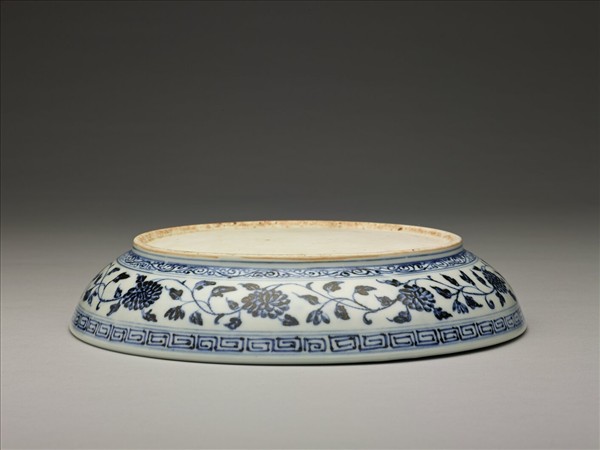 青花纏枝番蓮紋盤