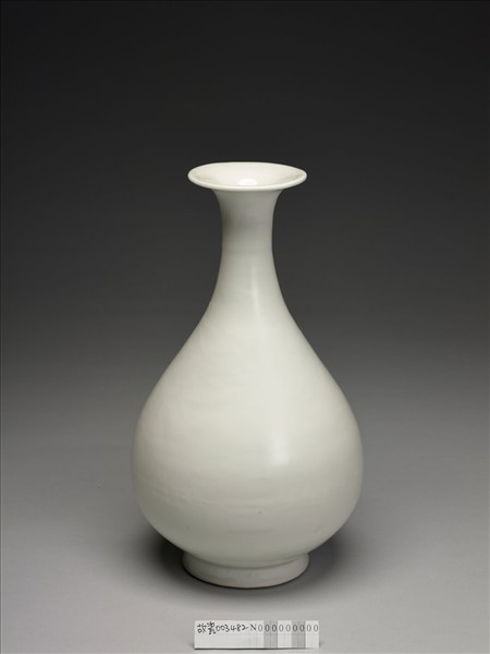 甜白釉玉壺春瓶