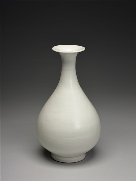 甜白釉玉壺春瓶