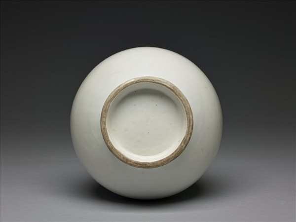 甜白釉玉壺春瓶