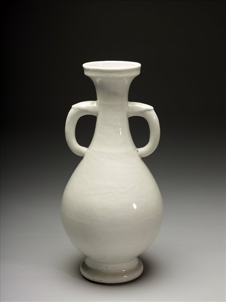 甜白釉雙耳瓶