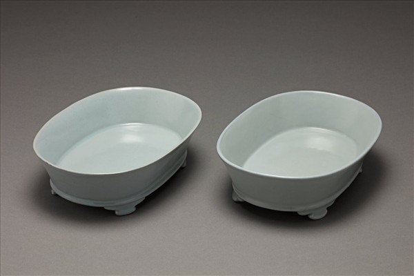 仿汝釉青瓷水仙盆