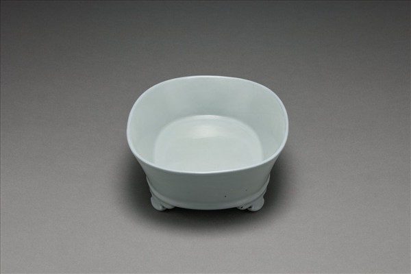 仿汝釉青瓷水仙盆