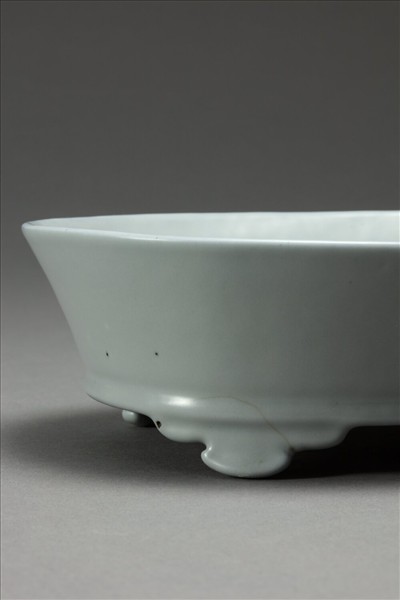 仿汝釉青瓷水仙盆