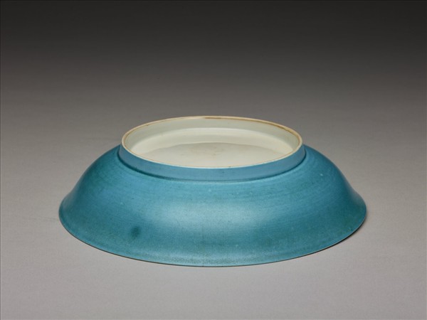 孔雀綠釉描金花卉紋盤