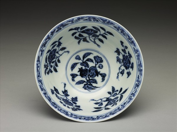 青花四季花卉紋碗