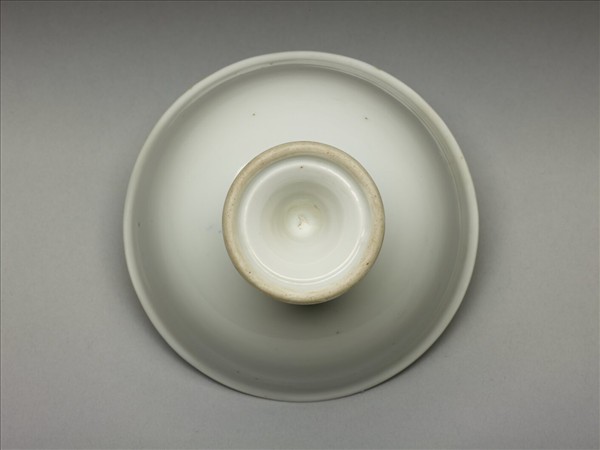 白釉雙龍戲珠紋高足杯