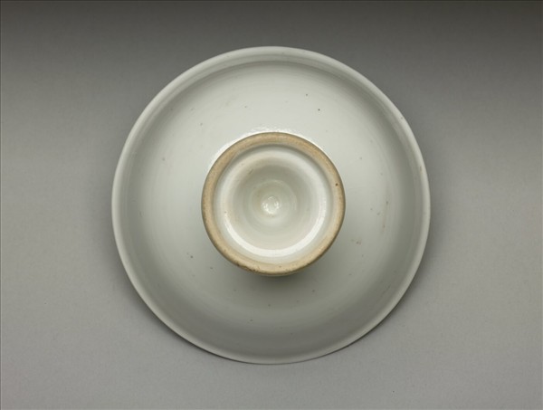 白釉雙龍戲珠紋高足杯