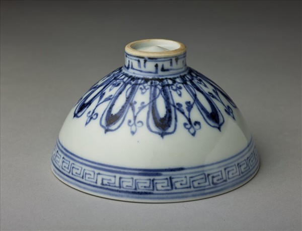 青花幾何花卉紋蓮子碗