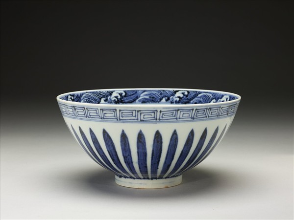 青花花卉紋蓮子碗