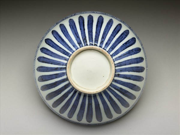 青花花卉紋蓮子碗