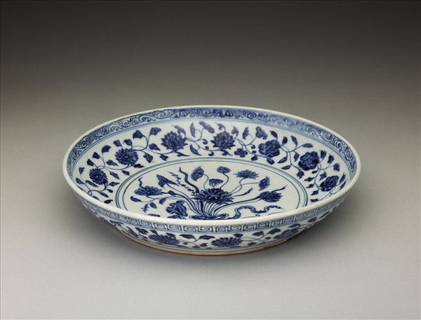 青花一把蓮紋盤