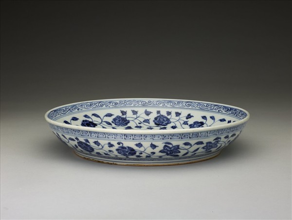 青花一把蓮紋盤