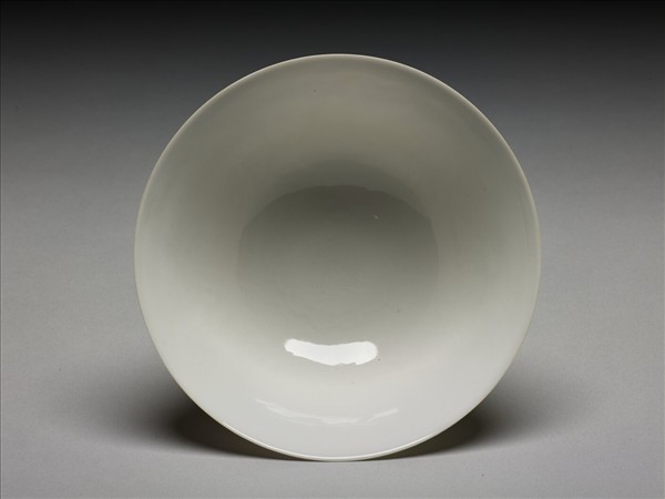 甜白釉雙龍紋高足碗