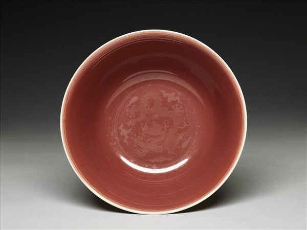 紅釉金彩雙龍趕珠紋碗