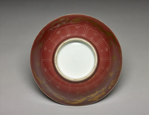 紅釉金彩雙龍趕珠紋碗