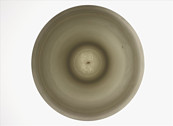 甜白釉雙龍紋碗