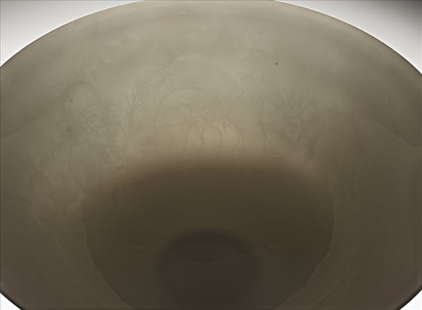 甜白釉雙龍紋高足碗