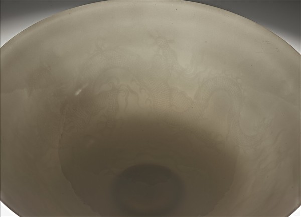 甜白釉雙龍紋高足碗