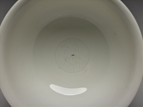 甜白釉雙龍紋碗