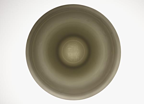 甜白釉雙龍紋碗