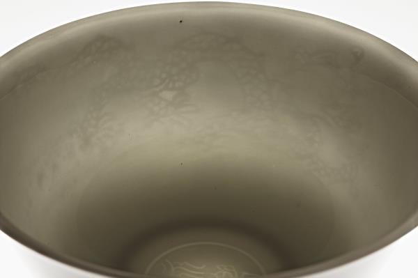 甜白釉雙龍紋碗