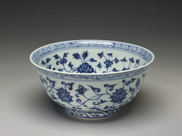 青花四季花卉紋碗