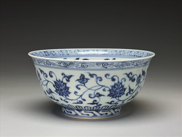 青花四季花卉紋碗