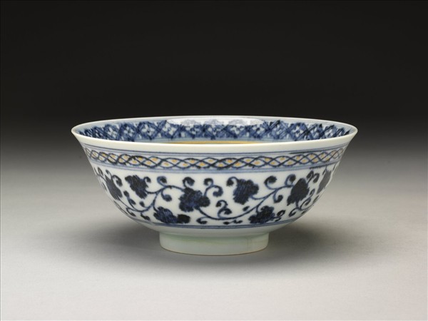 青花蓮塘紋金彩碗