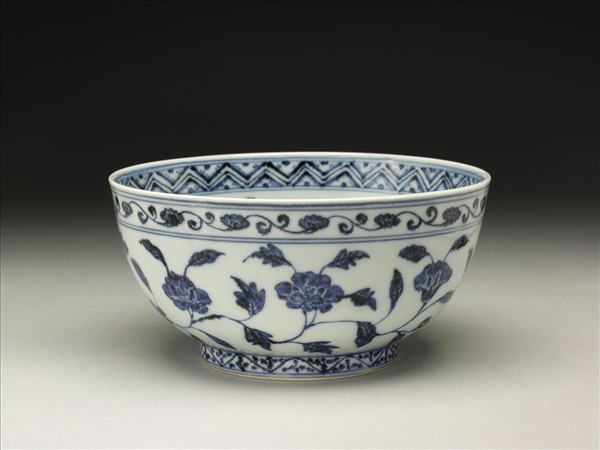青花四季花卉紋墩子碗