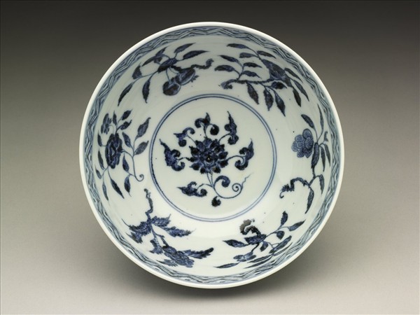 青花四季花卉紋墩子碗