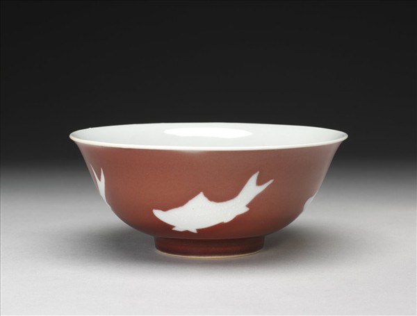 霽紅釉白裡魚紋碗