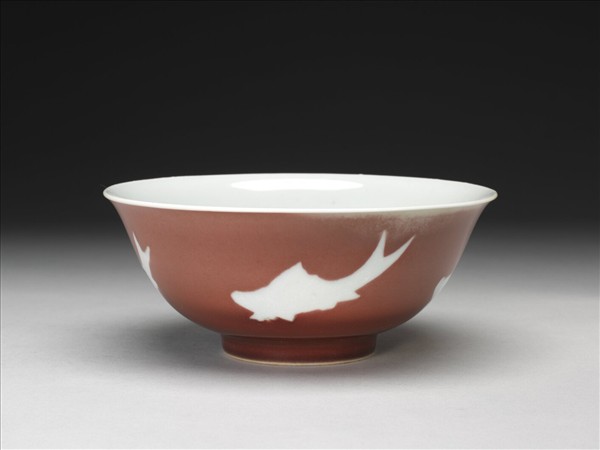 霽紅釉白裡魚紋碗