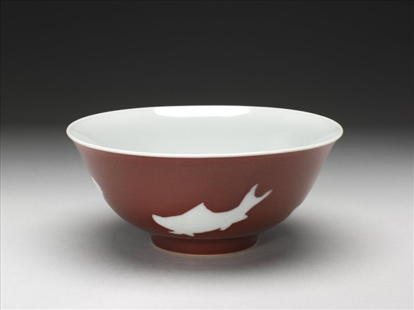 霽紅釉白裡魚紋碗