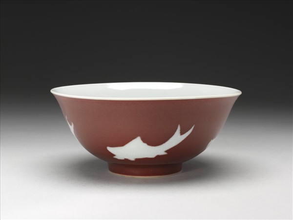 霽紅釉白裡魚紋碗