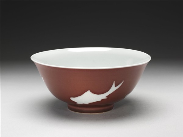 霽紅釉白裡魚紋碗