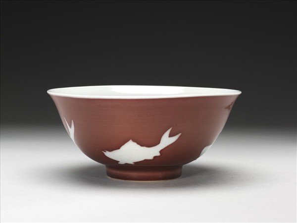 霽紅釉白裡魚紋碗